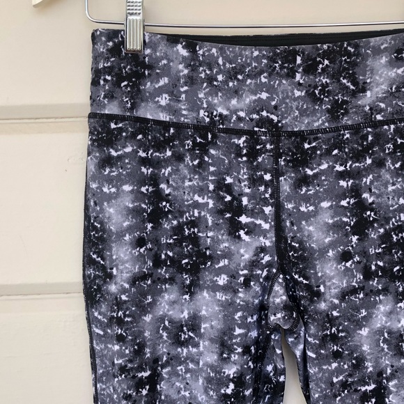 Calvin Klein Performance Wick Printed Leggings - Picture 3 of 8